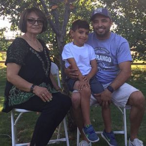 Meet your Posher, Efren